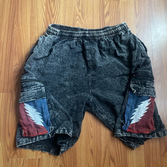 Men's Black Cargo Shorts - Picture 1 of 4